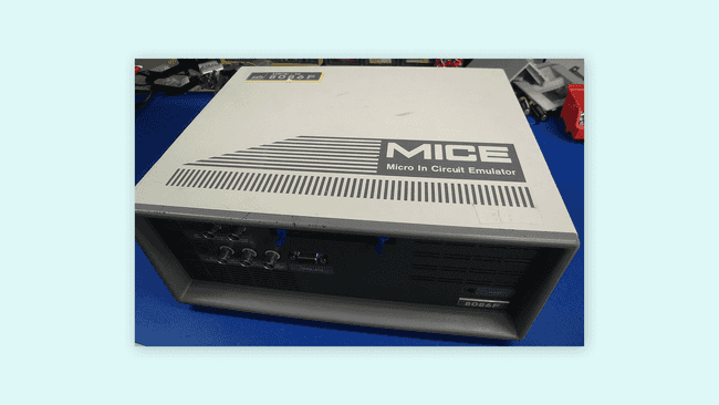 ICE Mikrotek начала 1990-х для микропроцессоров 8086.