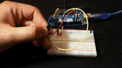 Демонстрация работы датчика наклона с Arduino