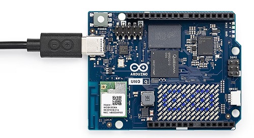 https://alashed-media.s3.eu-north-1.amazonaws.com/wiki/digitrode/arduino-uno-q/images/arduino-uno-q-3.jpg