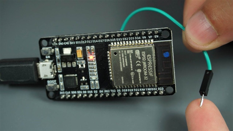 Сенсорные выводы ESP32 в Arduino IDE