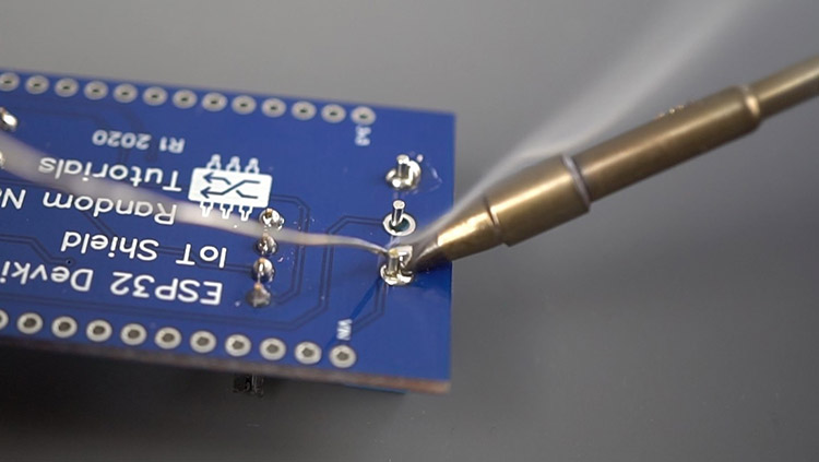 Пайка ESP32 PCB Shield портативным паяльником TS80