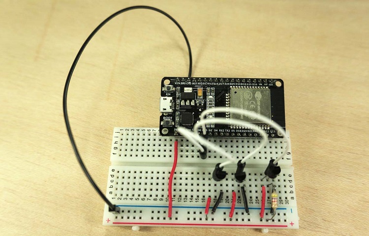 Собранная схема с несколькими DS18B20 и ESP32