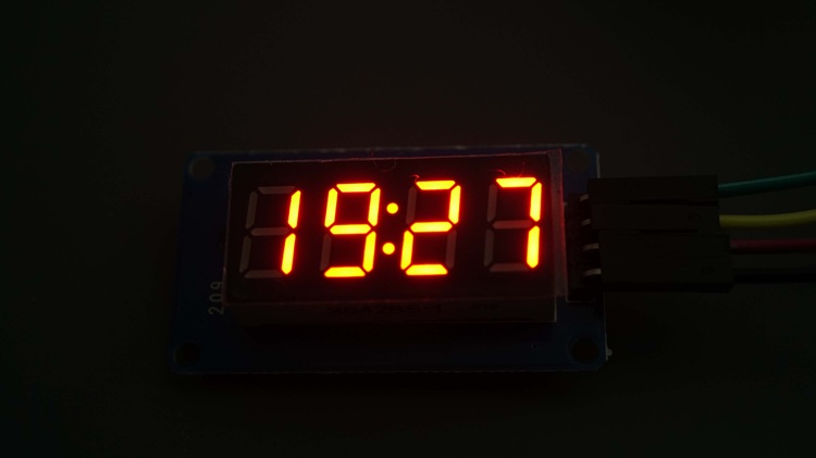 ESP32 TM1637 цифровые интернет-часы