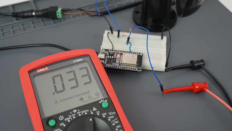 ESP32 — измерение напряжения датчика ветра без ветра