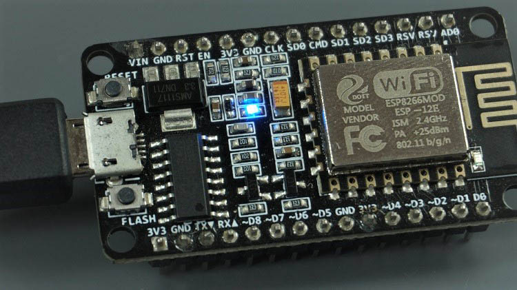 Встроенный светодиод ESP8266 NodeMCU включён