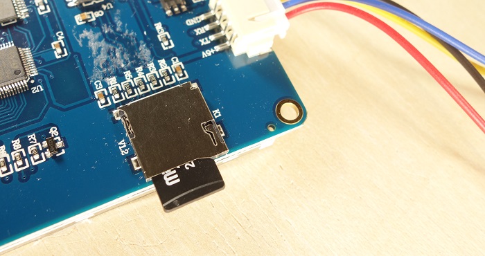 Вставка microSD карты в дисплей Nextion