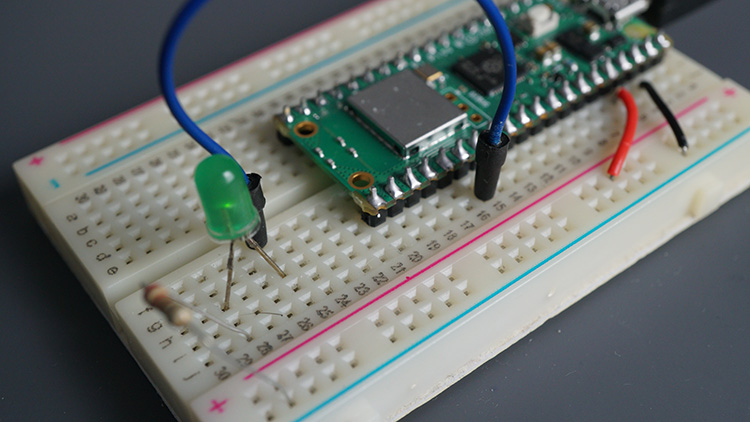 Raspberry Pi Pico светодиод ШИМ — средняя яркость