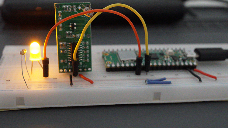 Обнаружение движения RCWL-0516 с LDR и Raspberry Pi Pico