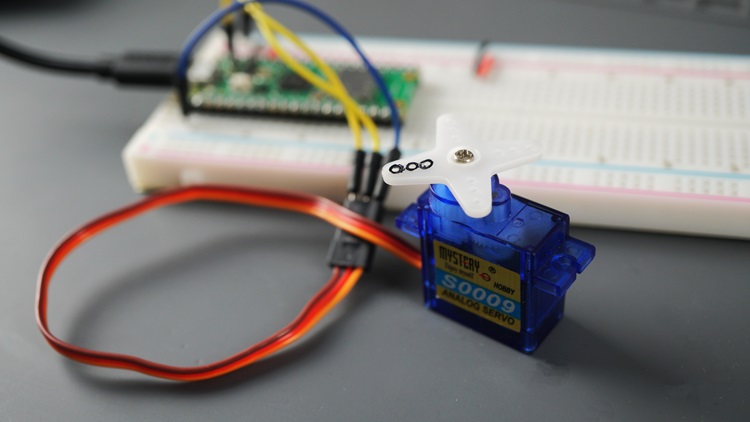 Управление сервоприводом Raspberry Pi Pico